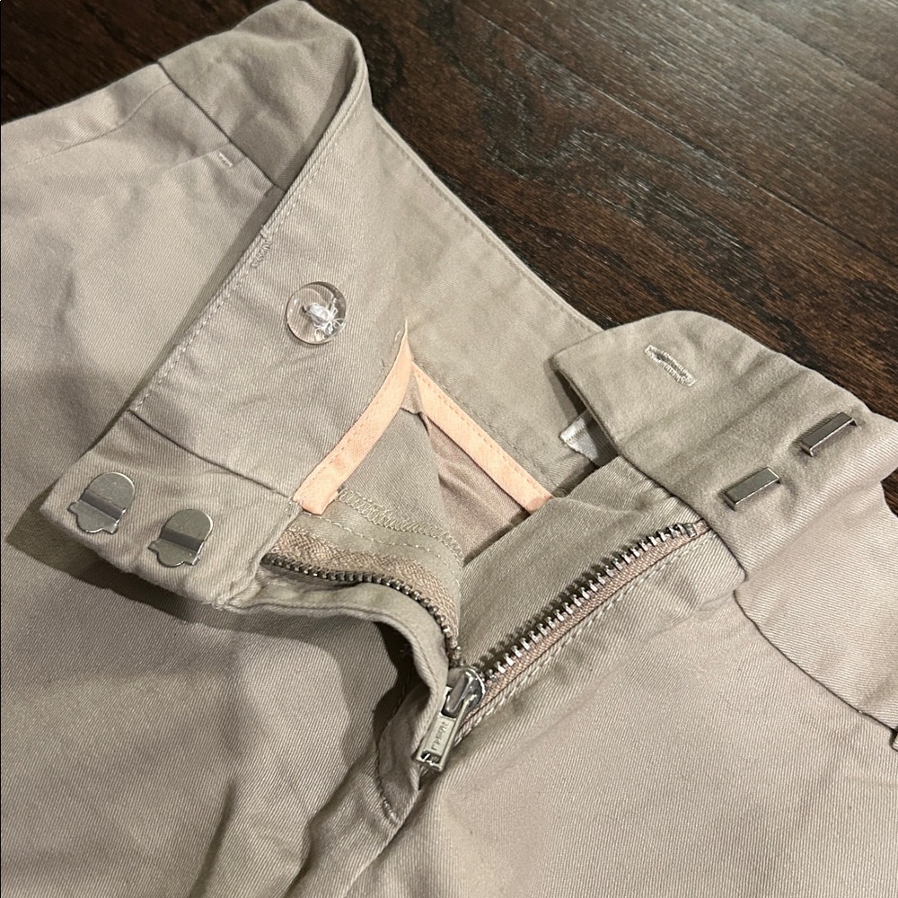 NWT Ann Taylor LOFT Women’s Classic Tan Shorts Size 4P - Picture 4 of 7